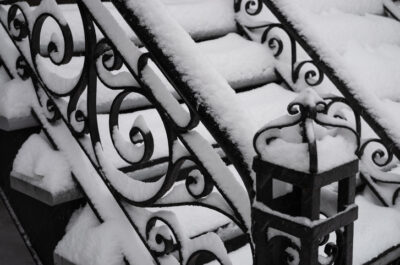 Aluminum railings for winter safety